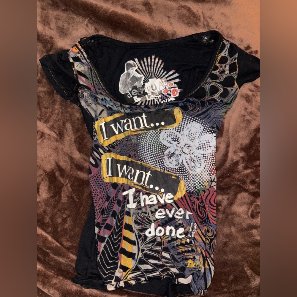 Graphic desigual top